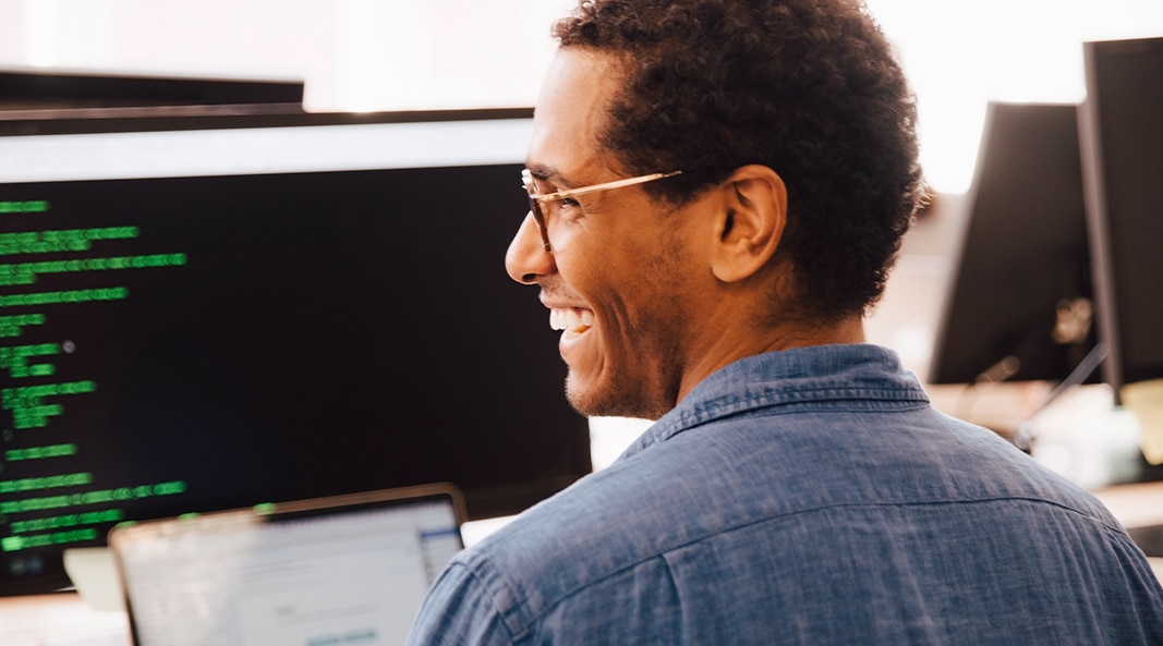 只需在您的 NGFW 中构建策略即可完全控制流量