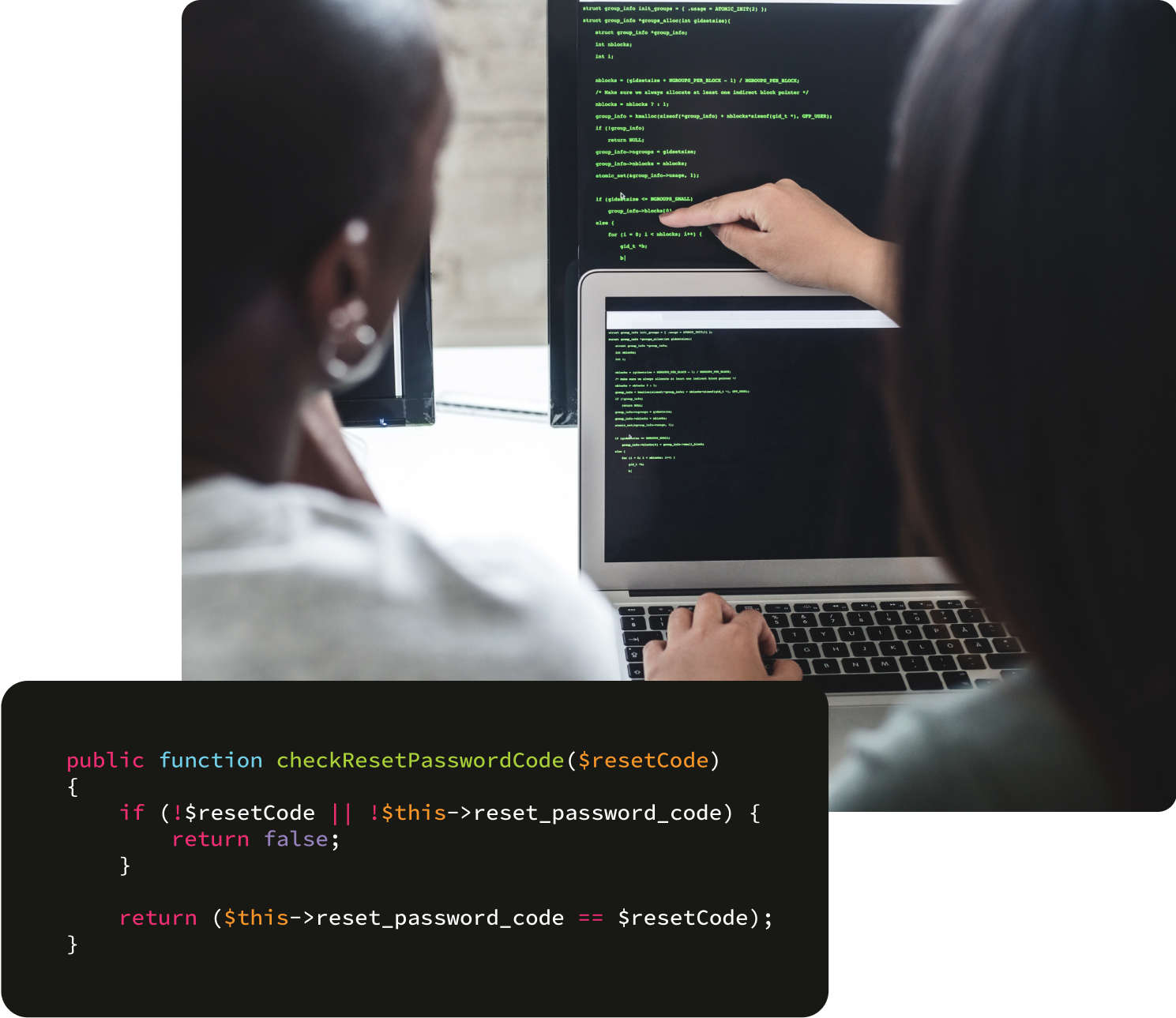 两个人正在看电脑代码,访问网络安全。